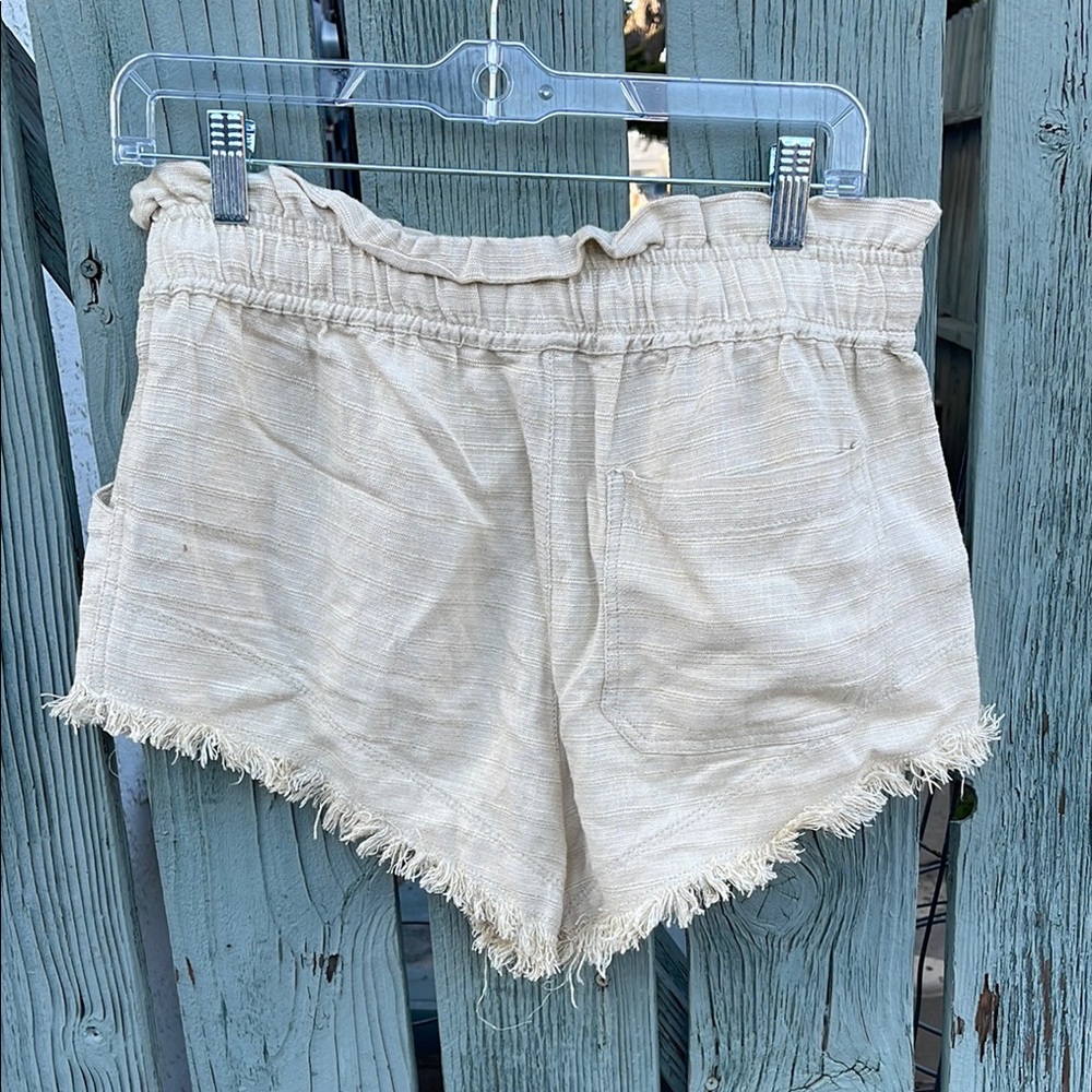 BDG Women's Tan Frayed Hem Shorts - Picture 4 of 9